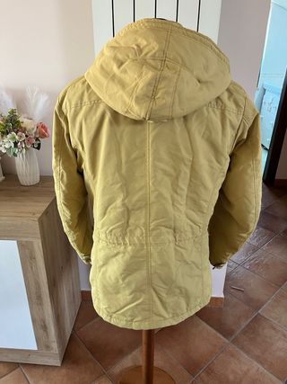 Cappotto Giallo con Cappuccio