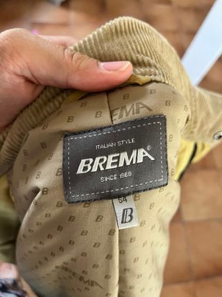 Cappotto Giallo con Cappuccio