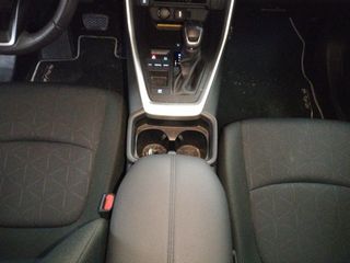 Toyota Rav4 2.5l 220H Advance