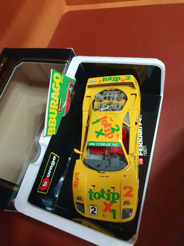 Ferrari F40 Bburago scala da 1/18