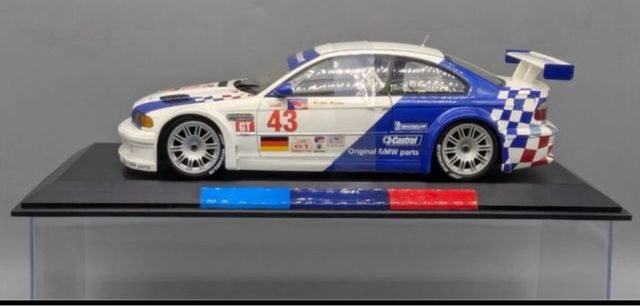 Minichamps BMW M3 E46 GTR Le Mans 1:18 + Vitrina