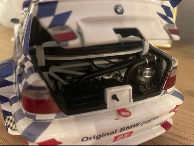Minichamps BMW M3 E46 GTR Le Mans 1:18 + Vitrina
