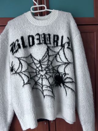 Jersey blanco con araña y telaraña