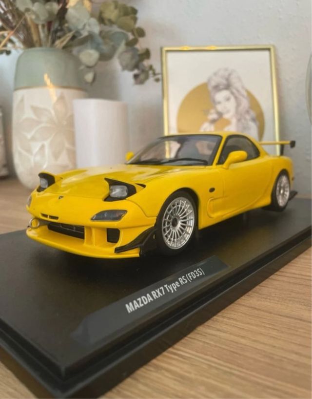 Mazda RX7 1:18 Rs