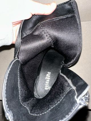 Stivaletti neri con fibbie