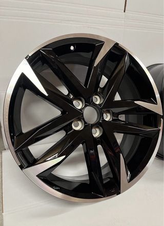 4 Llantas Toyota C-HR Modelo GR 19x7.5 (2016-2025)