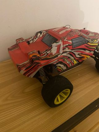 Coche teledirigido 4x4