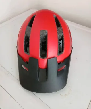 Casco de bicicleta Bell rojo
