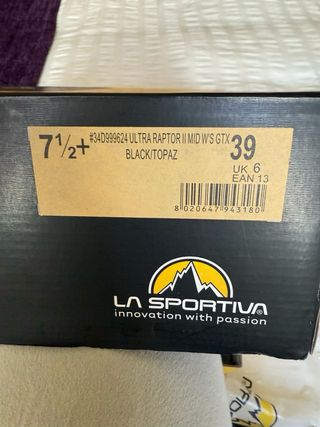 Scarponi da montagna per ramponi