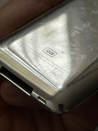 iPod Touch 4ta Gen Negro + Accesorios