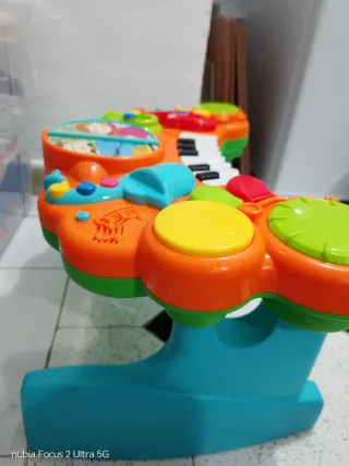 Piano musical infantil con sonidos