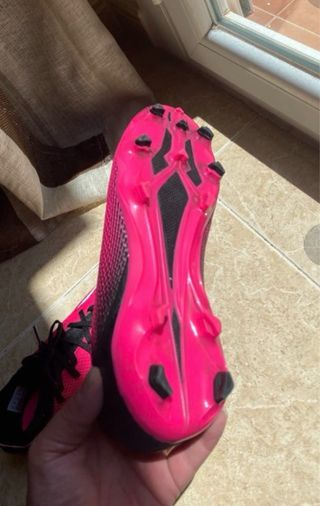 Botas de fútbol Adidas Speedportal rosas y negras