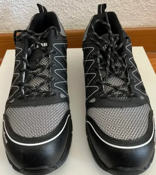 Botas de seguridad Goodyear negras y grises