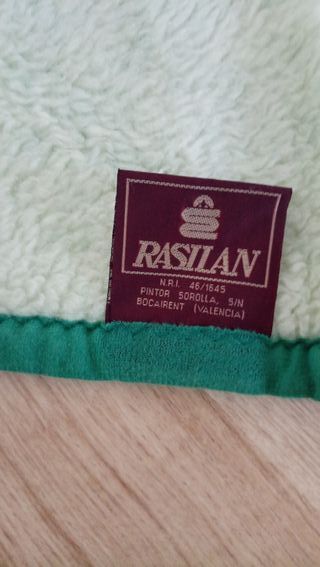 Manta de invierno Rasilan, como nueva. Cama grande