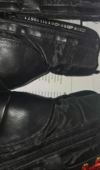 Botines de piel negros