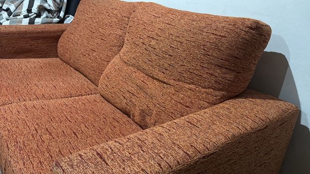 2 sofás 3+2 tela marrón/naranja
¡URGE VENTA!
