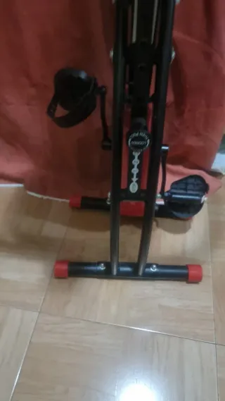Bicicleta Estática Plegable HOMCOM Roja