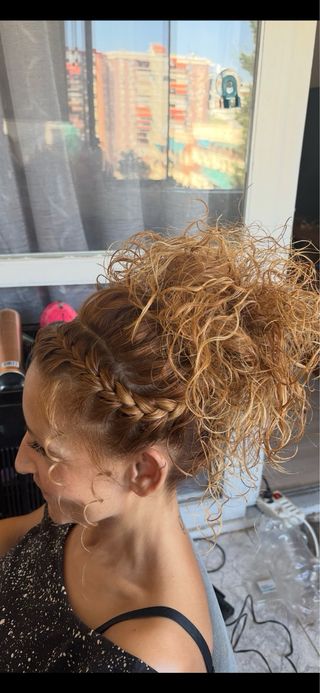 peluquera y maquilladora a domicilio