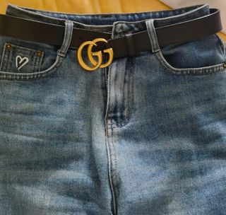 Cinturón Gucci Negro Hebilla GG Dorada