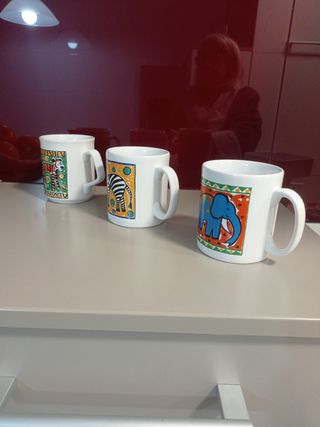 3 Tazas Cerámica Diseño y cuberteria