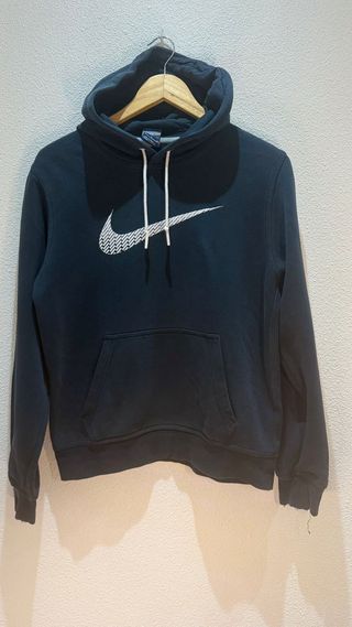 Nike Black Hoodie – Iconic Swoosh Style with Authe