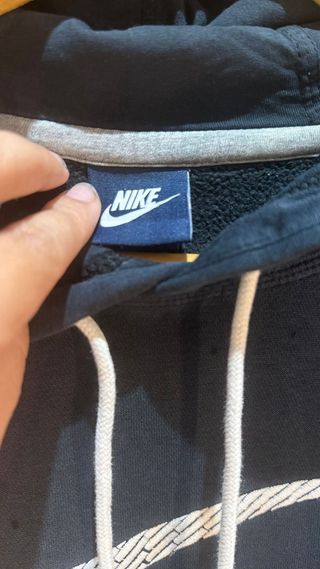 Nike Black Hoodie – Iconic Swoosh Style with Authe