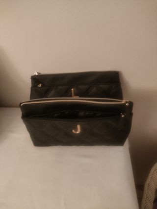 2 Neceser Negro con Iniciales L/J