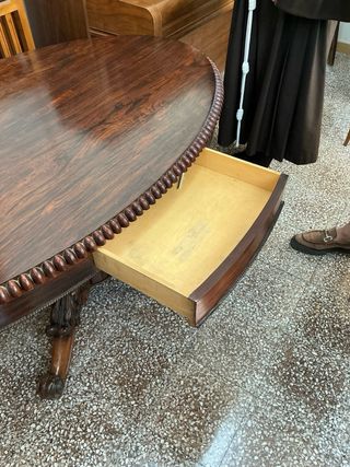 Mesa ovalada palisandro y nogal