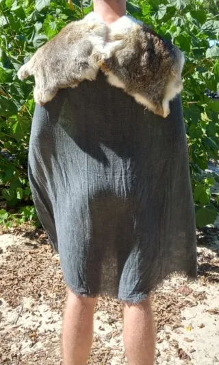 Capa Ligera con Piel atrezo medieval