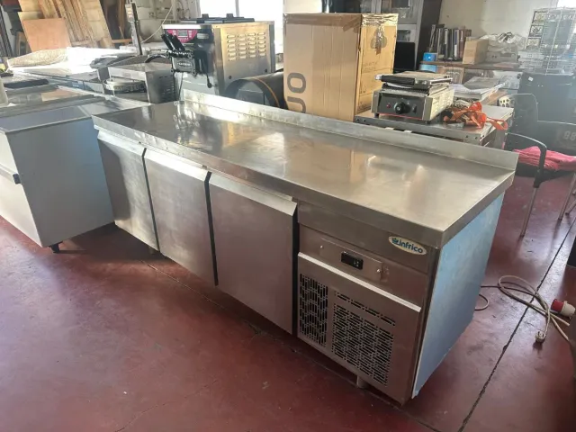 Bajo mostrador refrigerado Infrico