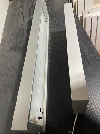 Estanterías de cristal con luz