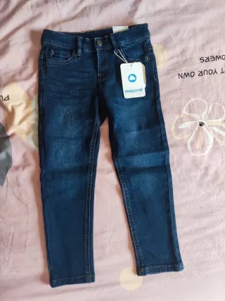 Pantalón vaquero Mayoral niño talla 4