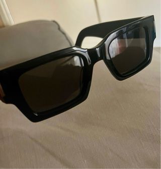 Occhiali Saint Laurent neri con custodia