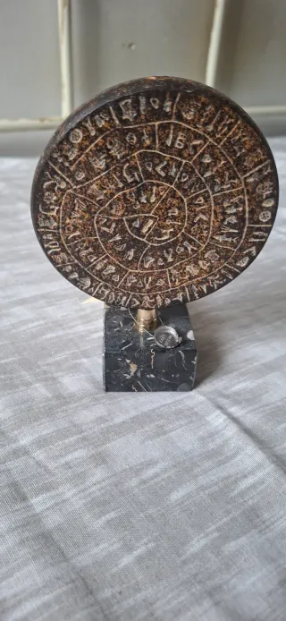 Disco di Festo in pietra e marmo