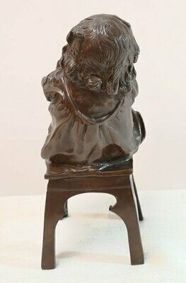 Bronce Juan Clara niño sentado