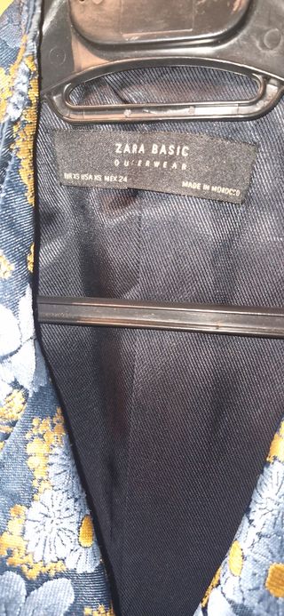 Chaqueta Zara floral bordada
