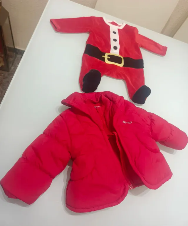 Ropa bebé: traje Papá Noel 1 m y anorak Chicco 3 m