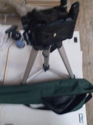 Trípode de cámara plateado