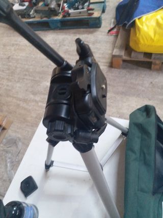 Trípode de cámara plateado