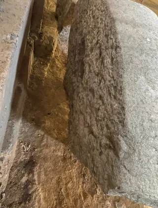 3 Antiguas Piedras de Molino de Aceite