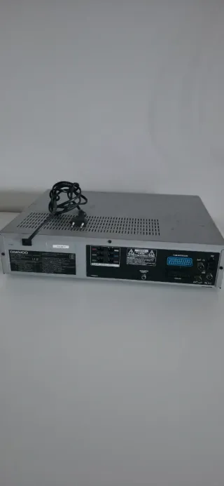 Daewoo DCR-9130 CD DVD VHS Radio Amplificatore