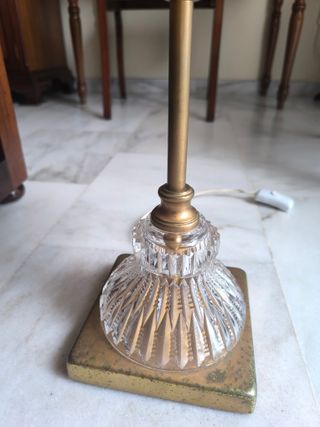 Lámpara de mesa cristal y latón