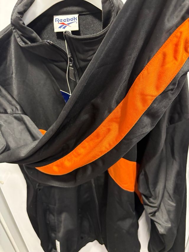 Casaco Reebok Vintage Preto e Laranja