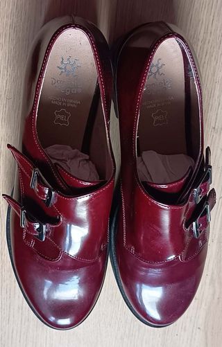 Zapatos Daniela Vega . Piel Rojo