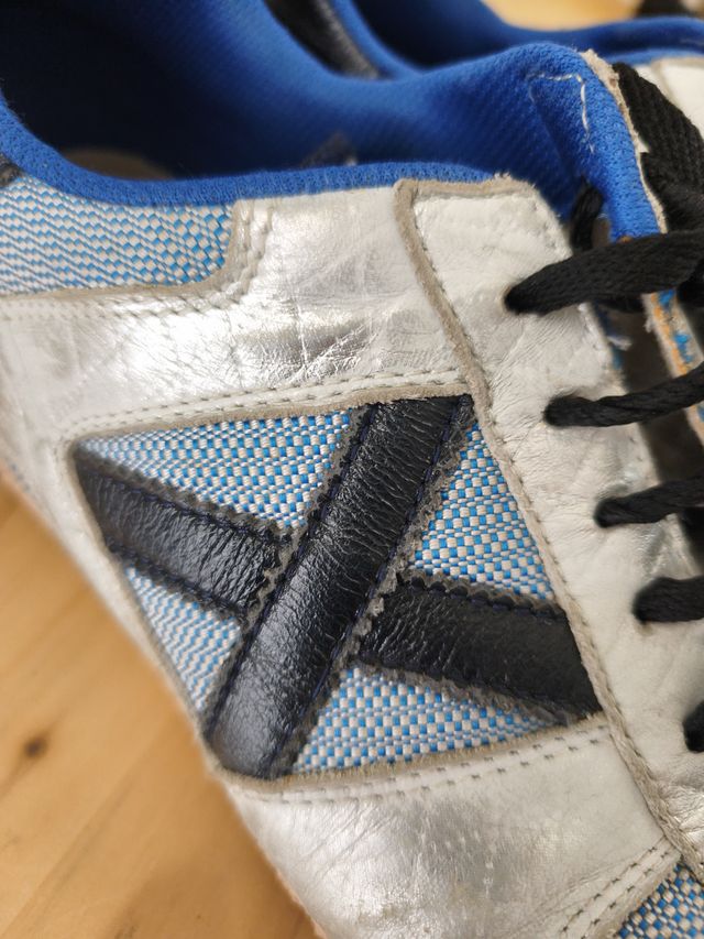 Zapatillas Munich plateadas y azules