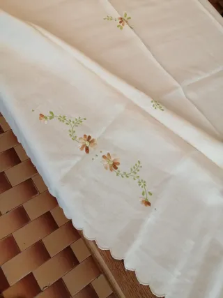 Tovaglia Lino Ricamata per 12