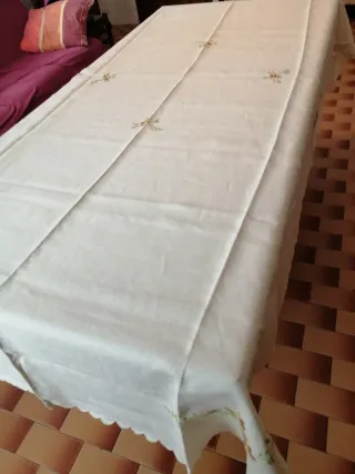 Tovaglia Lino Ricamata per 12