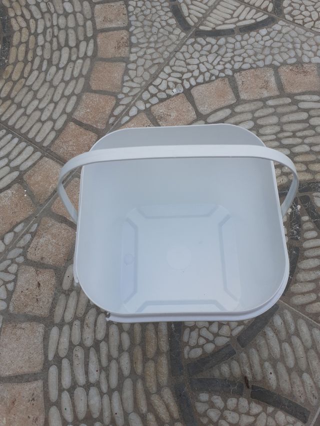 Cubo plástico 5L con tapa azul