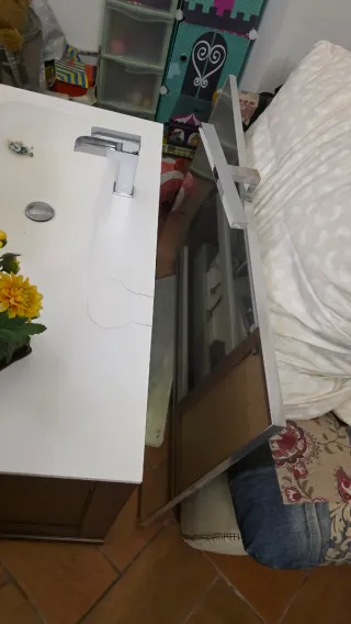 Mobile bagno sospeso  legno e resina con accessori