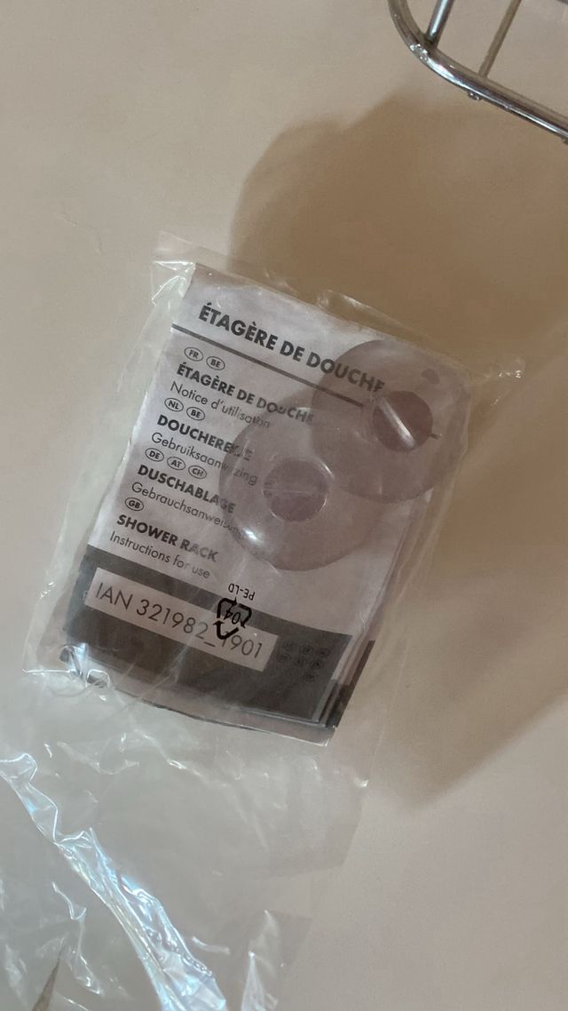 Estantería metálica de ducha